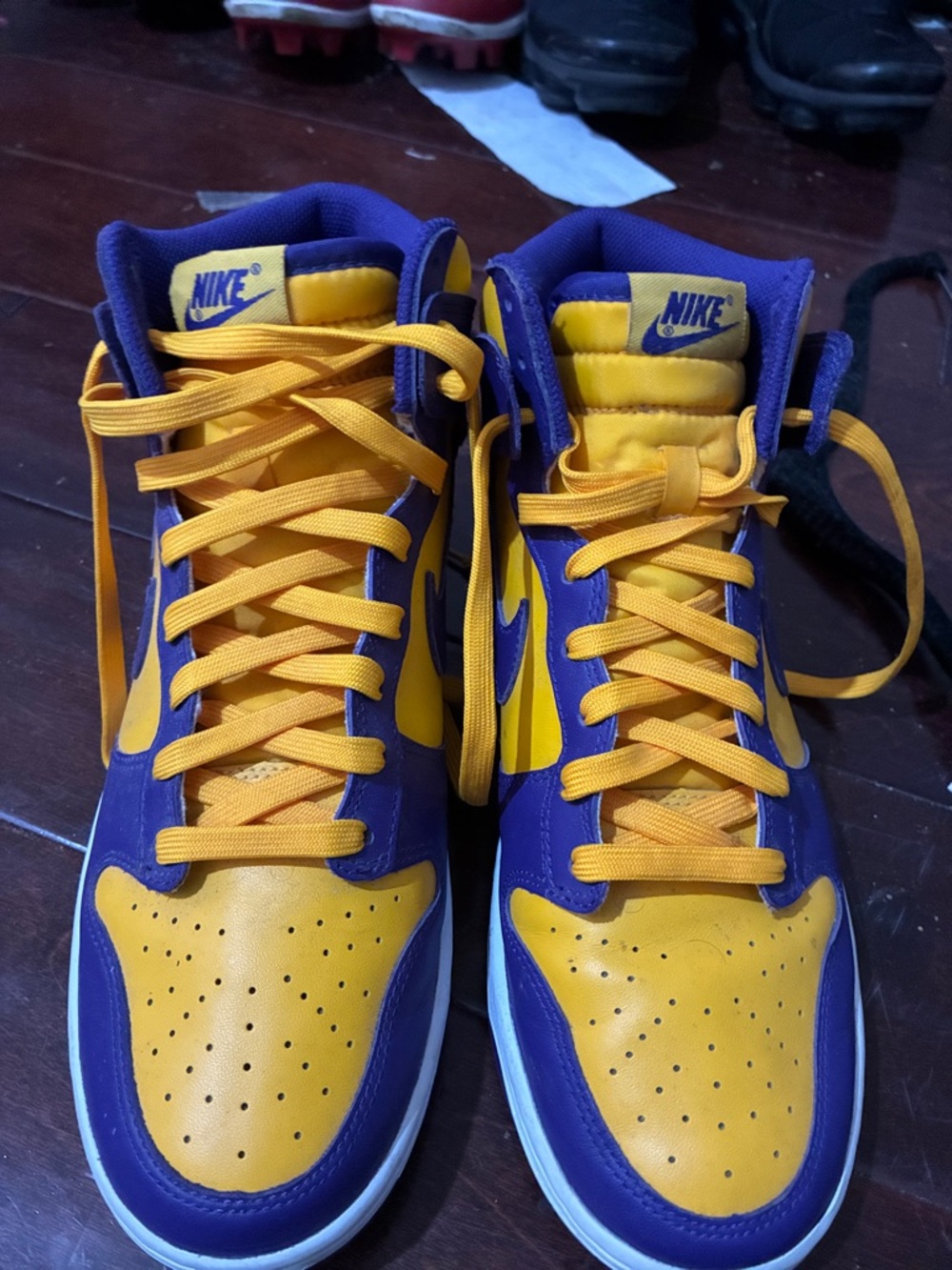 Nike Dunk High Lakers  High-Top Sneakers in Purple and Yellow